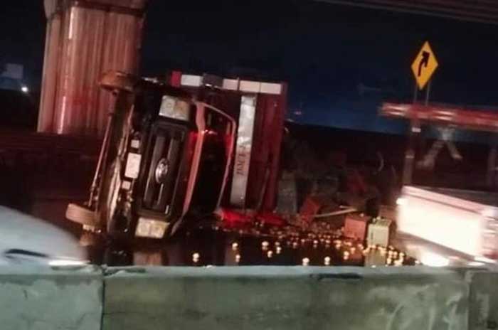 volcadura camioneta mexico toluca
