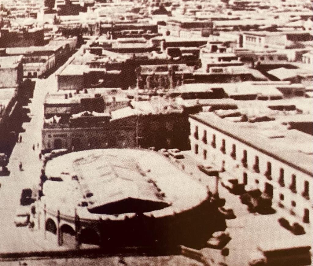 Antiguo mercado de las flores, donde hoy luce el emblemático Teatro Morelos.