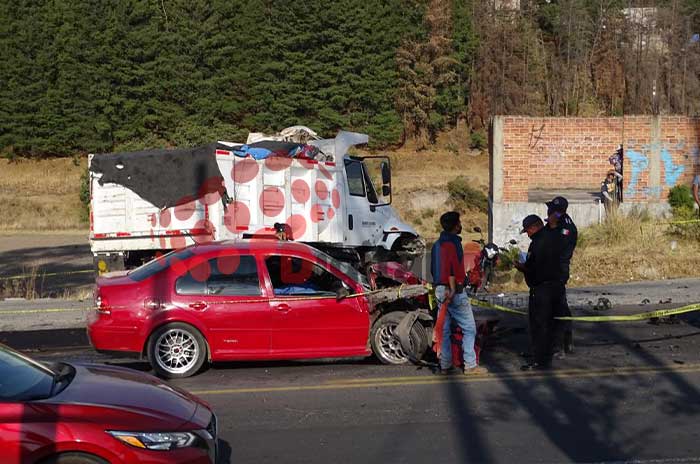 choque Jetta carretera toluca villa victoria