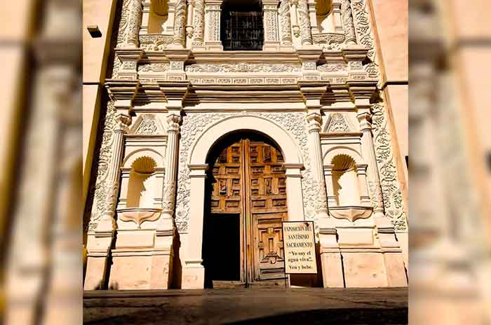 Fachada principal de la Iglesia San Juan de Dios hoy Santa María&nbsp;de&nbsp;Guadalupe.