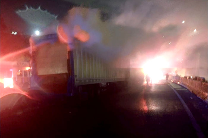trailer incendio perinorte carretera mexico queretaro