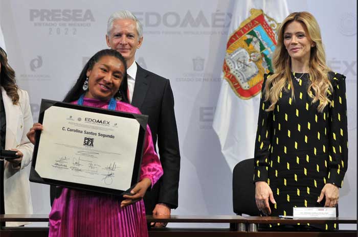 caroliona santos segundo