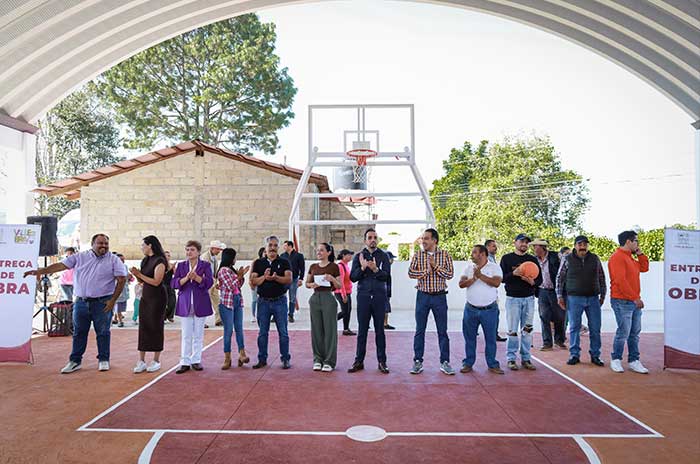 michelle nunez entrega obras