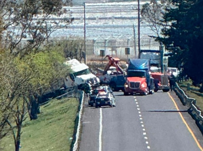 ¡Alerta! Accidente de tráiler paraliza la Toluca-Atlacomulco