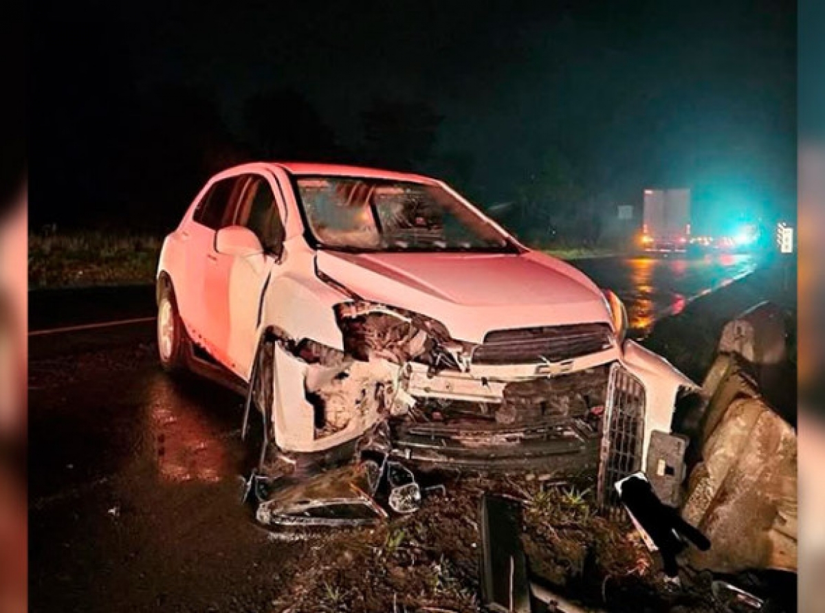 Mujer resulta herida en aparatoso accidente en la Atlacomulco-Acambay