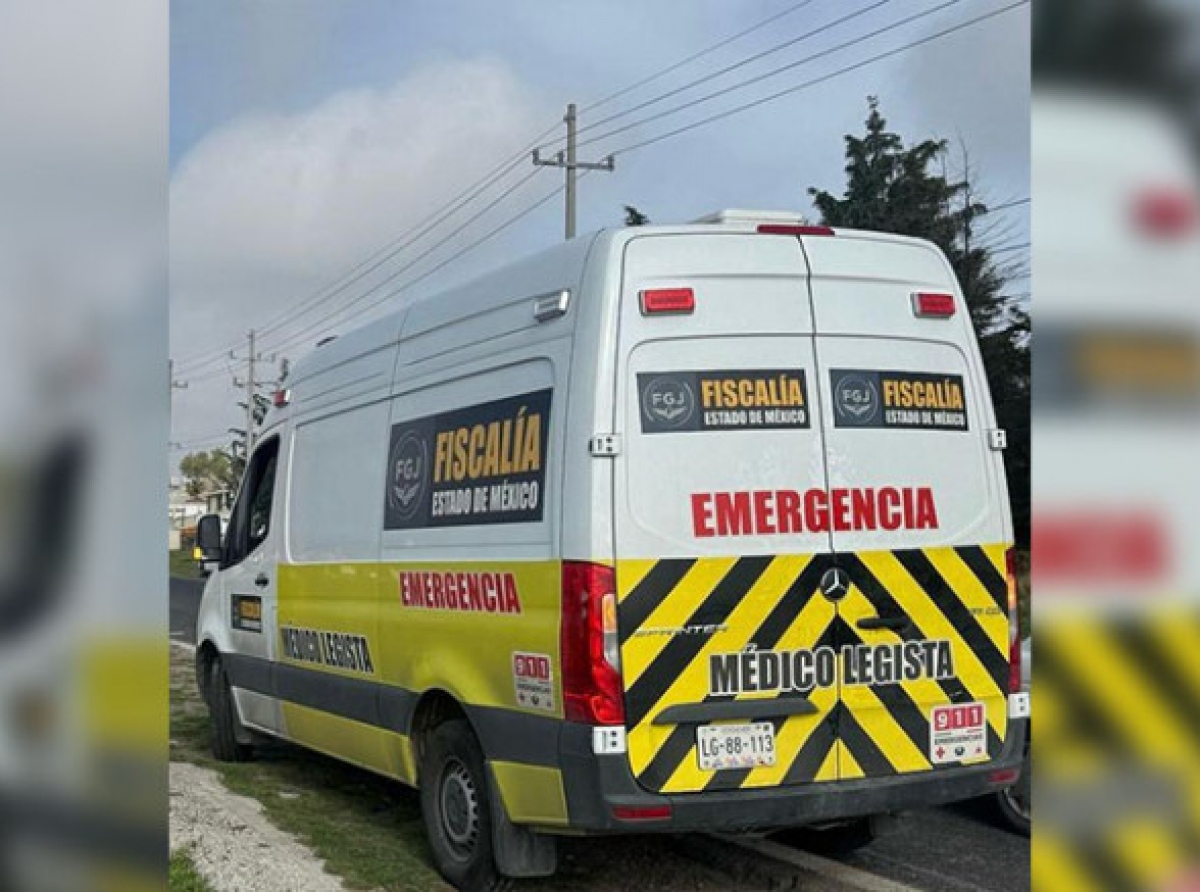 Motociclista muere al perder el control y chocar contra camión de carga