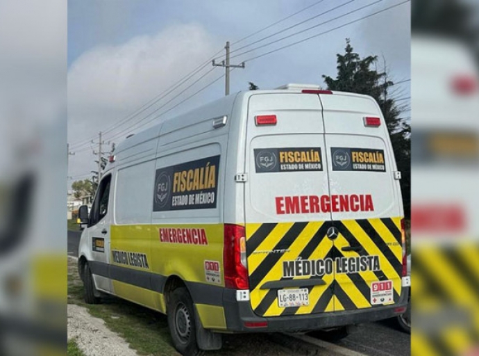 Motociclista muere al perder el control y chocar contra camión de carga