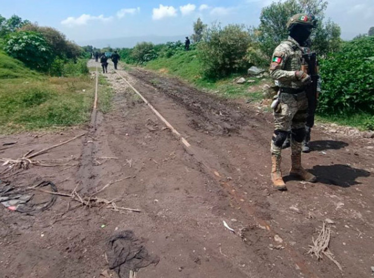 Hallan cadáver junto a las vías del tren