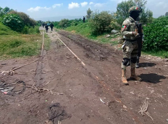 Hallan cadáver junto a las vías del tren