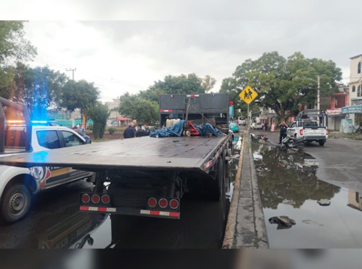 Hermanitos mueren arrollados por una grúa en Ecatepec