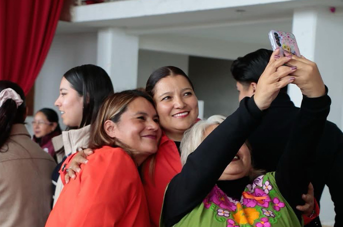 lupita diaz oficinas mujer