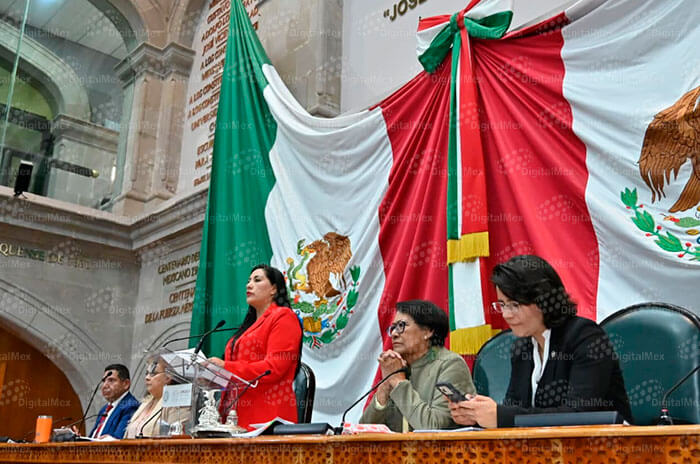 azucena diputada 1