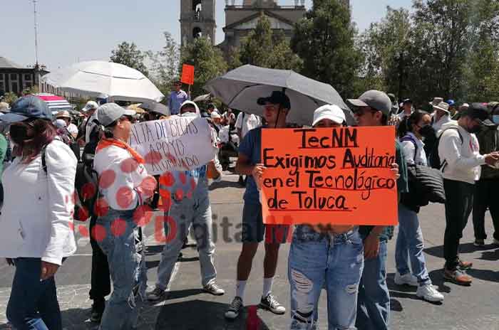 Alumnos_del_Tecnológico_Regional_colapsan_centro_de_Toluca_2.jpg