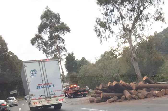 Caos-vial-por-accidente-en-la-México-Toluca-2.jpg