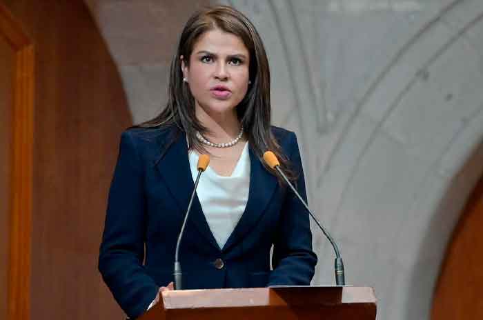 Karla_Aguilar_diputada_priista_2.jpg