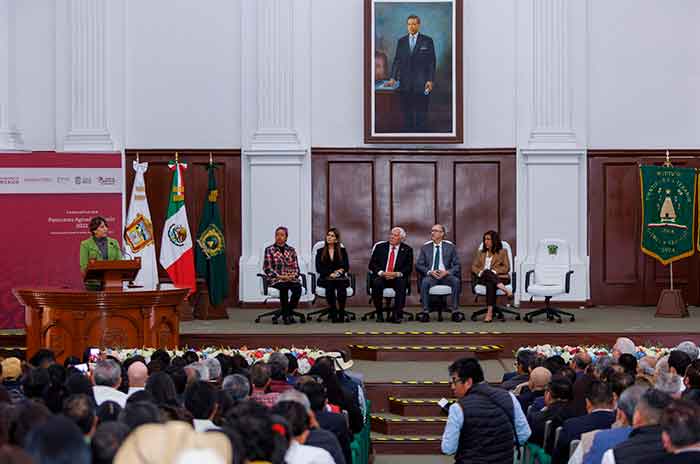 UAEMéx_y_gobernadora_Delfina_Gómez_presentan_Panorama_Agroalimentario_2023_2.jpg