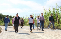 Anthony Domínguez mejora carreteras en Tejupilco