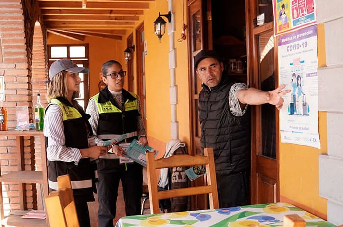 Autoridades estatales realizaron 673 acciones sanitarias en ocho municipios turísticos para prevenir riesgos en el consumo de alimentos y bebidas.