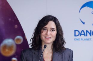 La presidenta de la Comunidad de Madrid suspendió parte de su agenda en México tras denunciar protestas y un ambiente adverso durante su visita.