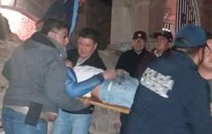 En el lugar se concentraron decenas de vecinos al ser alertados de unos hombres dentro del templo en la comunidad de Belén