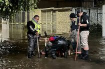 Hubo derrame de miles de litros de agua potable y afectaciones menores a aproximadamente 15 casas de la zona.