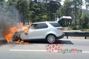 #Video: Se incendia camioneta sobre la carretera México-Toluca