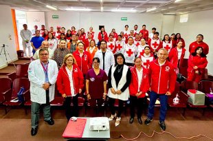 Personal de Cruz Roja Toluca participó en una capacitación para fortalecer la atención de personas con autismo durante situaciones de emergencia.