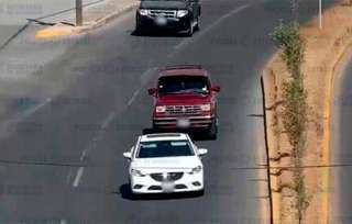 Por medio del sistema de arcos carreteros, se recibió un hit de alertamiento por el paso de dicha unidad sobre la carretera Toluca-Tenango