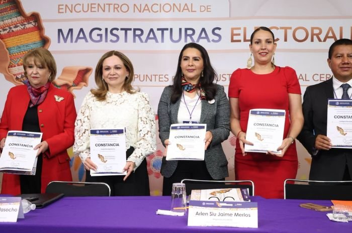 Integrantes del Pleno del TEEM participaron en el Encuentro Nacional de Magistraturas 2026.