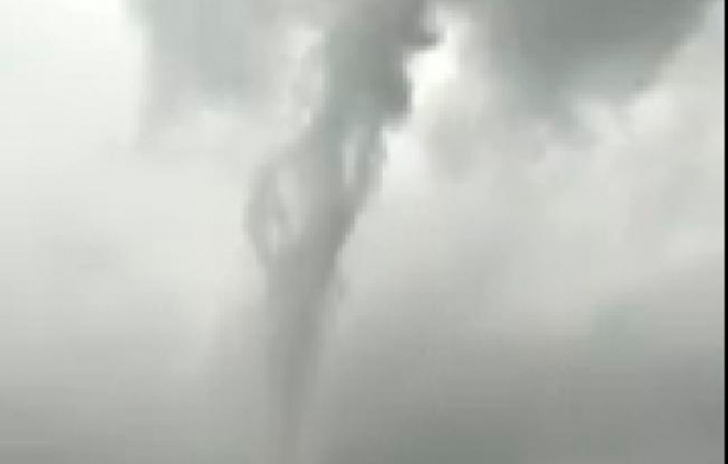 #Video: "Culebra", de agua se forma en cielo de #Calimaya