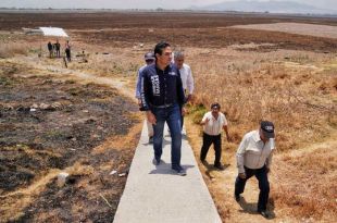 “No podemos ni debemos dejar que la laguna muera”, resaltó Vargas del Villar.