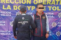 Joaquín “N”, de 57 años, fue detenido en la zona de La Merced-Alameda, en Toluca, tras ser señalado de hacerse pasar por inspector.