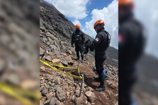 Elementos del Agrupamiento de Alta Montaña de la SSEM realizaron el hallazgo de una pieza ósea durante un operativo de búsqueda en las inmediaciones del volcán Iztaccíhuatl.