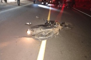 La víctima conducía una motocicleta Italika de color negro cuando, por razones aún desconocidas, perdió el control del vehículo