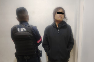 Arleth “N”, junto con el objeto asegurado, fue presentada ante el Centro de Justicia con sede en Metepec.