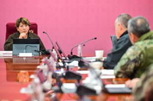 Delfina Gómez Álvarez y autoridades de seguridad revisaron los indicadores del SESNSP.