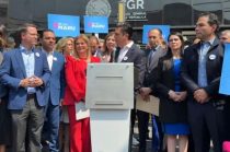 La gobernadora de Chihuahua, Maru Campos, acudió a la FGR en la Ciudad de México para rendir declaración.entes y simpatizantes del PAN.