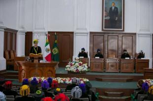 El rector reconoció y felicitó a los graduados por concluir un ciclo académico que eleva sus conocimientos.