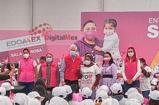 Se entregaron 3 mil 600 tarjetas a beneficiarias de 33 municipios.