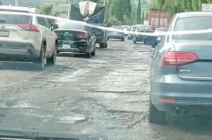 "Está carretera siempre tiene problemas para transitar de manera segura" dijo un conductor