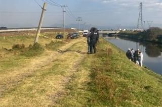 El reporte lo realizaron vecinos que caminaban en los márgenes del cauce