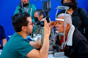 Sesenta habitantes de Huixquilucan fueron operados sin costo para recuperar su salud visual y mejorar su calidad de vida.