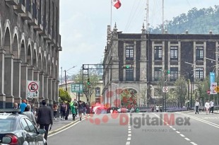 Autoridades sugieren a los automovilistas tomar alternativas viales.