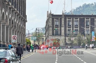 Autoridades sugieren a los automovilistas tomar alternativas viales.