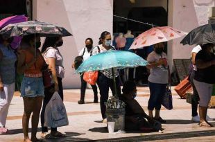 Se recomienda usar bloqueador solar, ropa de colores claros, lentes de sol y sombreros.