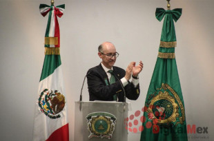 Señaló que su salida busca reducir tensiones en la elección de su sucesor y agradeció el respaldo recibido.