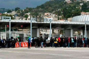 Realizaron actos de protesta en la caseta de Tlalpan, donde causaron daños a instalaciones y afectaron la circulación en ambos sentidos de la autopista.