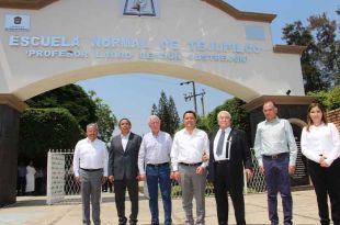 Lauro Rendón Castrejón logró la fundación de la escuela en 1971, además fue el primer Director de la institución.