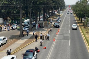El cuerpo quedó justo en la parada de autobuses, en dirección hacia la Avenida Las Torres.