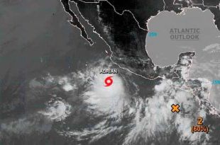 “Adrián” era tormenta tropical, pero este miércoles se intensificó hasta convertirse en huracán.